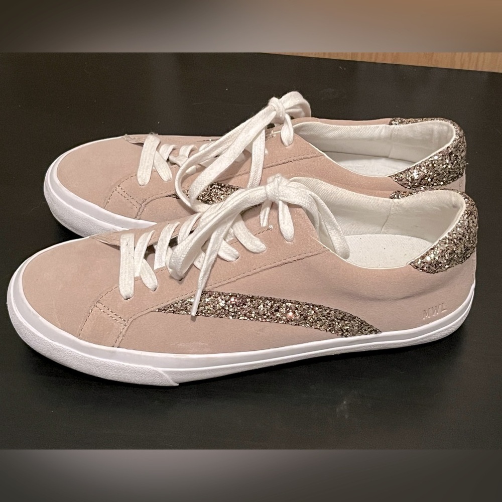 Madewell Sidewalk Low Top Sneakers Glitter
Accented Tan Suede